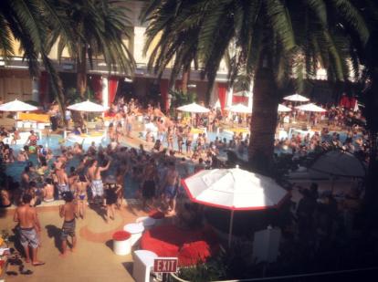 1043886_10201607857782827_881023155_n