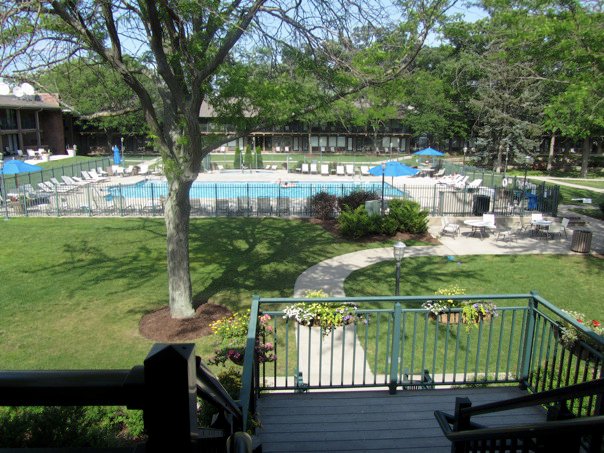 270211_2261177573486_4195606_n